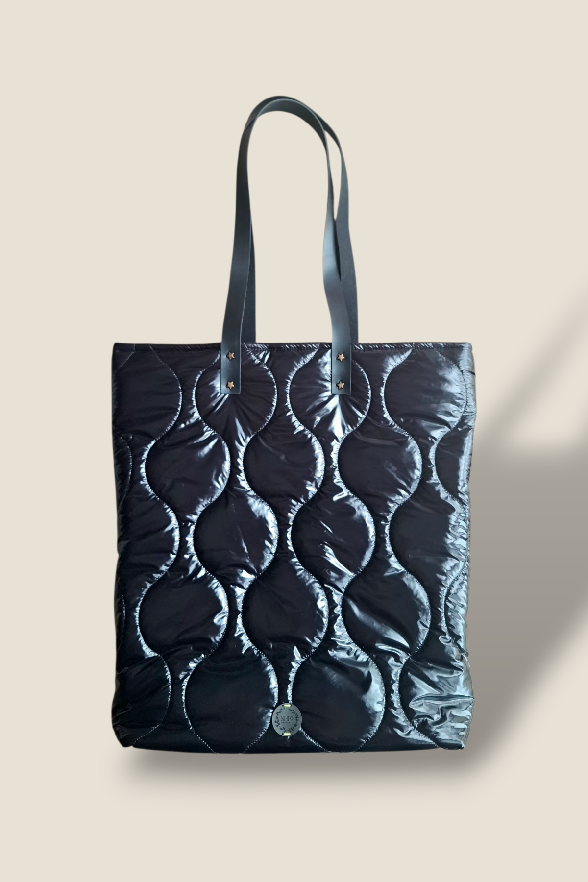 Siyah Parlak Kapitone Büyük Boy Omuz Çantası